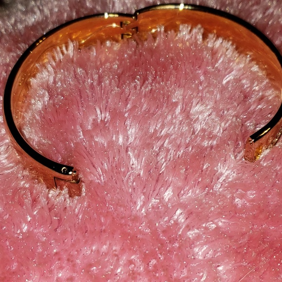 Beautiful Swarovski Bangle Final Price - Picture 8 of 8